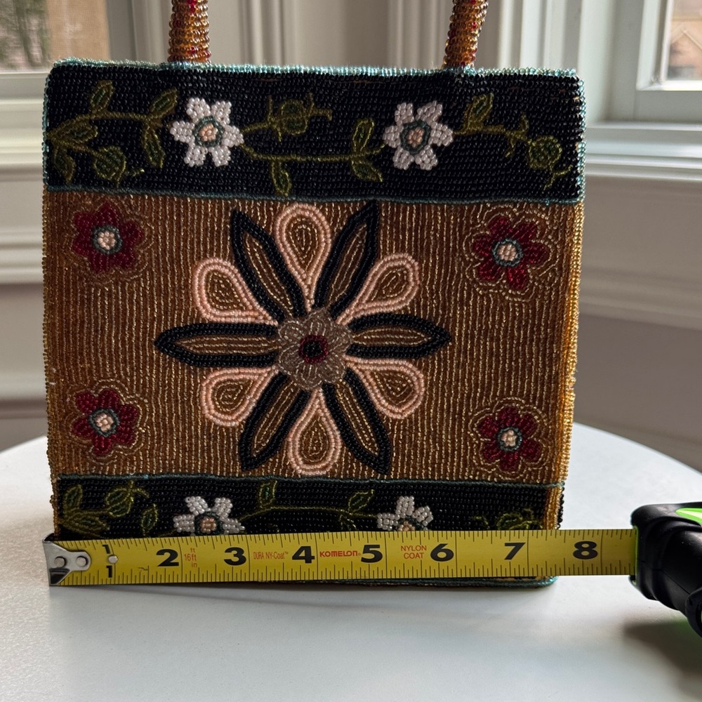 Beautiful beaded Floral Handbag - Picture 9 of 12